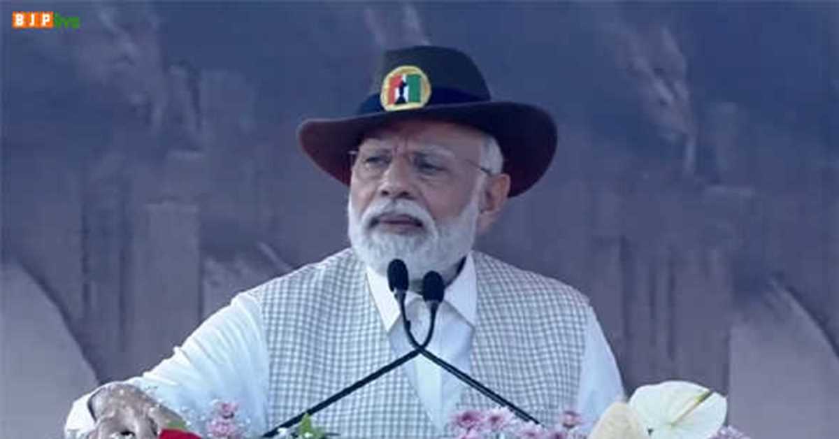 हम देश से गरीबी को खत्म कर सकते हैं: पीएम मोदी हम देश से गरीबी को खत्म कर सकते हैं: पीएम मोदी